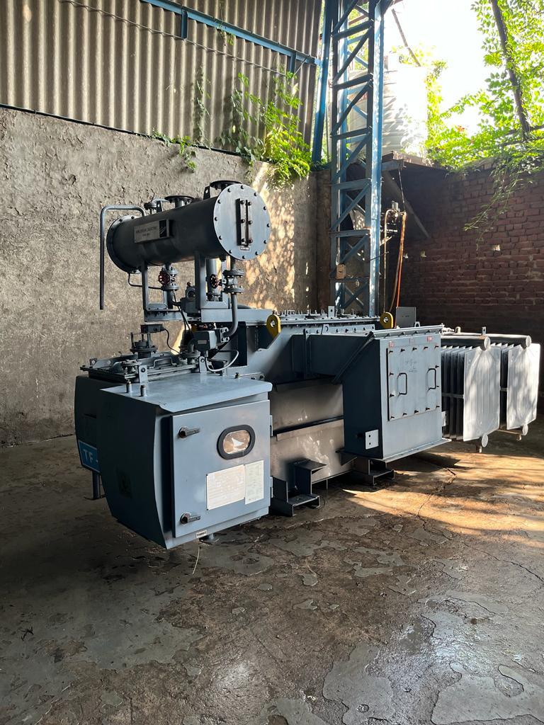 Special-purpose transformer with conservator and detachable radiator bank in the yard